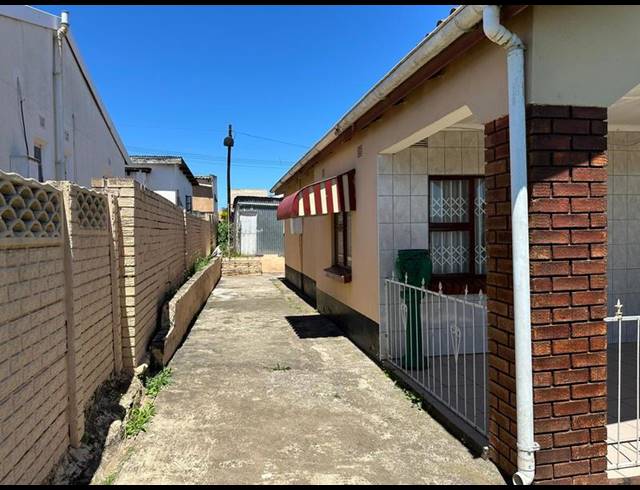 3 BEDROOM HOUSE FOR SALE IN IKWEZI